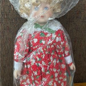 • Vintage “The Heritage Mint Collection-Holly, 1993”,